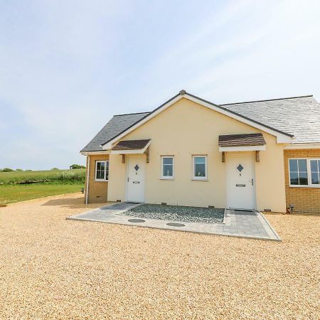 5 Yarmouth Cottages Freshwater Exterior photo